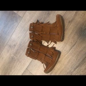 Kids Minnetonka boots